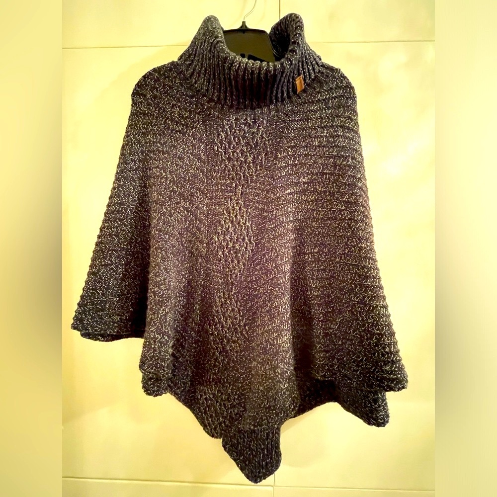 Roots Charcoal Grey Knit Poncho. Size O/S